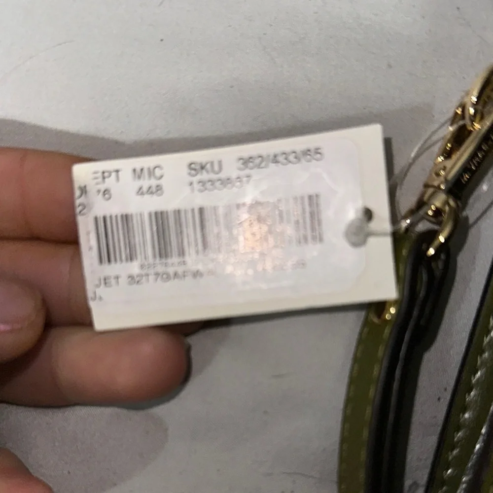 NWT Michael Kors Olive Green Wristlet holds phone two zip gold chain cute - Picture 3 of 13